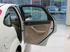 2011款 两厢 1.8L 自动 时尚型