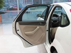 2011款 两厢 1.8L 自动 时尚型