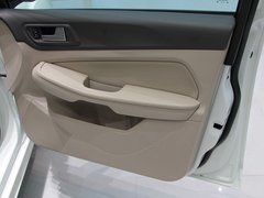 2011款 两厢 1.8L 自动 时尚型