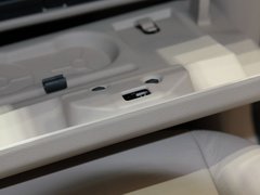 2011款 两厢 1.8L 自动 时尚型