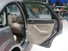 2011款 三厢 1.8L 自动 时尚型