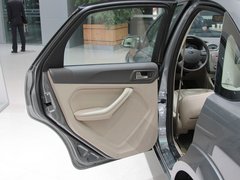 2011款 三厢 1.8L 自动 时尚型