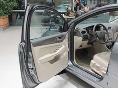 2011款 三厢 1.8L 自动 时尚型