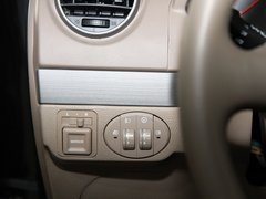 2010款 领先版 2.4L 手动 两驱豪华型 5座