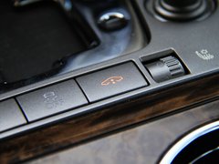 2011款 V6 3.6L 4座加长Individual版
