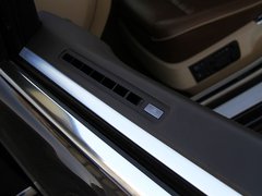 辉腾 2011款 V6 3.6L 4座加长Individual版
