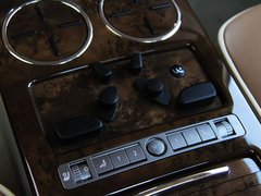 2011款 V6 3.6L 4座加长Individual版