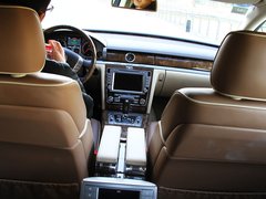 2011款 V6 3.6L 4座加长Individual版