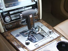 2011款 V6 3.6L 4座加长Individual版