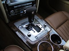 2011款 V6 3.6L 4座加长Individual版