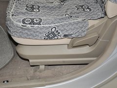 2010款 1.4L 手动 标准型 8座