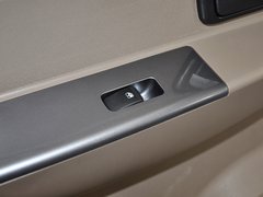 五菱宏光 2010款 1.4L 手动 标准型 8座