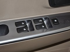 五菱宏光 2010款 1.4L 手动 标准型 8座
