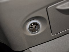 五菱宏光 2010款 1.4L 手动 标准型 8座
