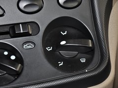 2010款 1.4L 手动 标准型 8座