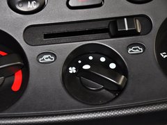 2010款 1.4L 手动 标准型 8座