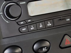 2010款 1.4L 手动 标准型 8座