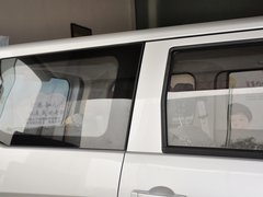 2010款 1.4L 手动 标准型 8座