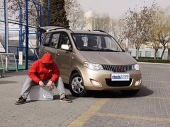 2010款 1.4L 手动 豪华型 8座