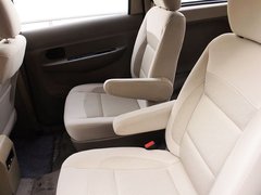 2010款 1.4L 手动 豪华型 8座