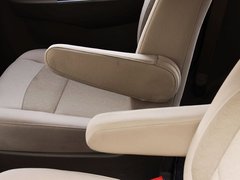 2010款 1.4L 手动 豪华型 8座