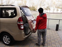 2010款 1.4L 手动 豪华型 8座
