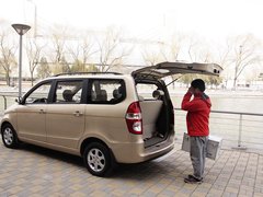 2010款 1.4L 手动 豪华型 8座