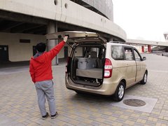 2010款 1.4L 手动 豪华型 8座