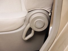2010款 1.4L 手动 豪华型 8座