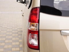 2010款 1.4L 手动 豪华型 8座