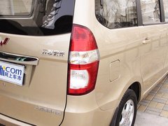 2010款 1.4L 手动 豪华型 8座