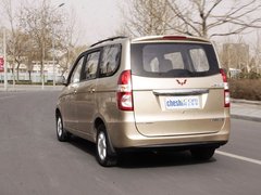 2010款 1.4L 手动 豪华型 8座