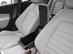 2011款 2.0T DSG 旅行版 豪华型