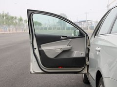 2011款 2.0T DSG 旅行版 豪华型