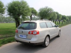 2011款 2.0T DSG 旅行版 豪华型