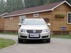 2011款 2.0T DSG 旅行版 豪华型