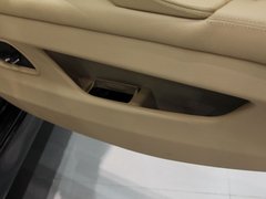 2011款 528Li 3.0L 豪华型