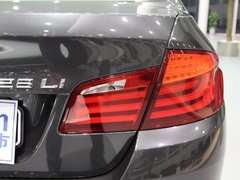 2011款 528Li 3.0L 豪华型