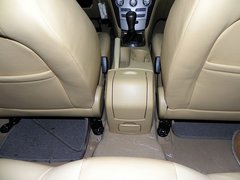 2010款 两厢 1.6L 手动 尊贵型