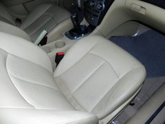 2010款 两厢 1.6L 手动 尊贵型
