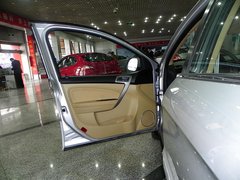 2010款 两厢 1.6L 手动 尊贵型