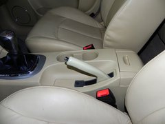 2010款 两厢 1.6L 手动 尊贵型