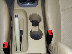 2010款 两厢 1.6L 手动 尊贵型