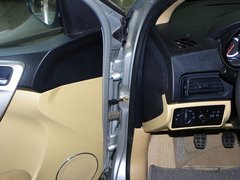 2010款 两厢 1.6L 手动 尊贵型
