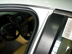2010款 两厢 1.6L 手动 尊贵型