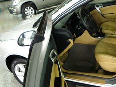 2010款 两厢 1.6L 手动 尊贵型
