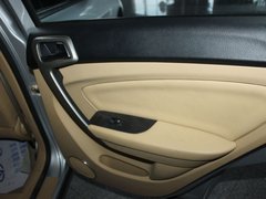 2010款 两厢 1.6L 手动 尊贵型