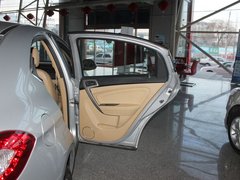 2010款 两厢 1.6L 手动 尊贵型