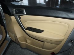 2010款 兩廂 1.6L 手動 尊貴型