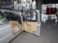 2010款 兩廂 1.6L 手動 尊貴型